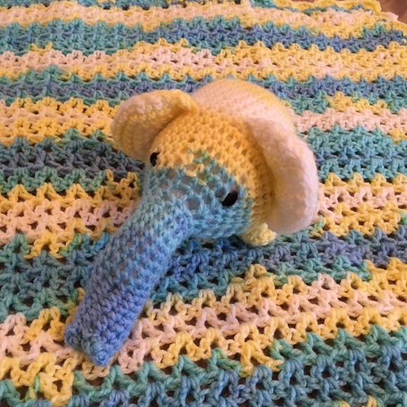 Handmade Blue/Yellow Baby Blanket with Elephant - Picture 6 of 8
